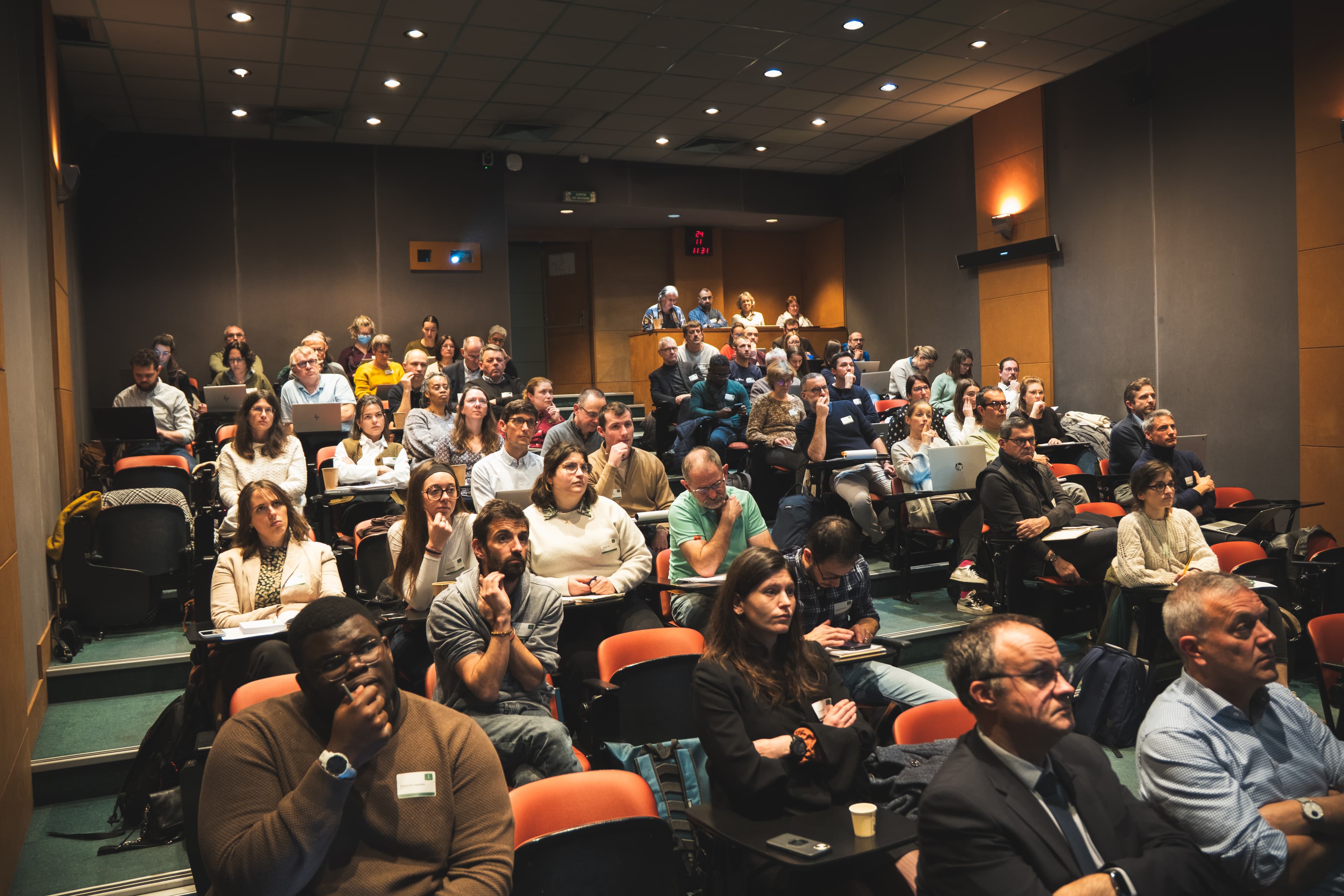 Discussions entre partenaires